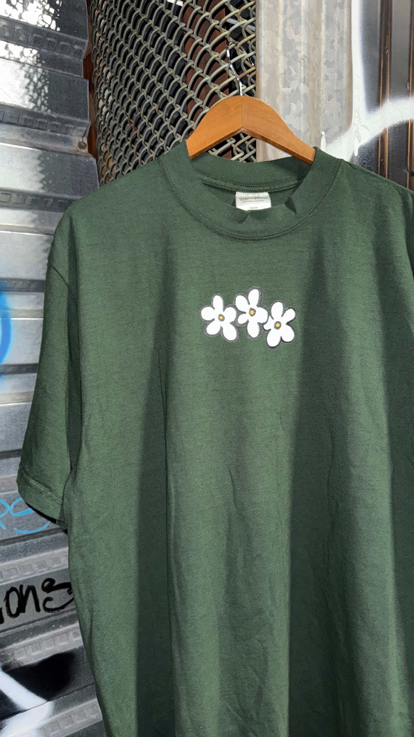 *NEW* Daisy tee green