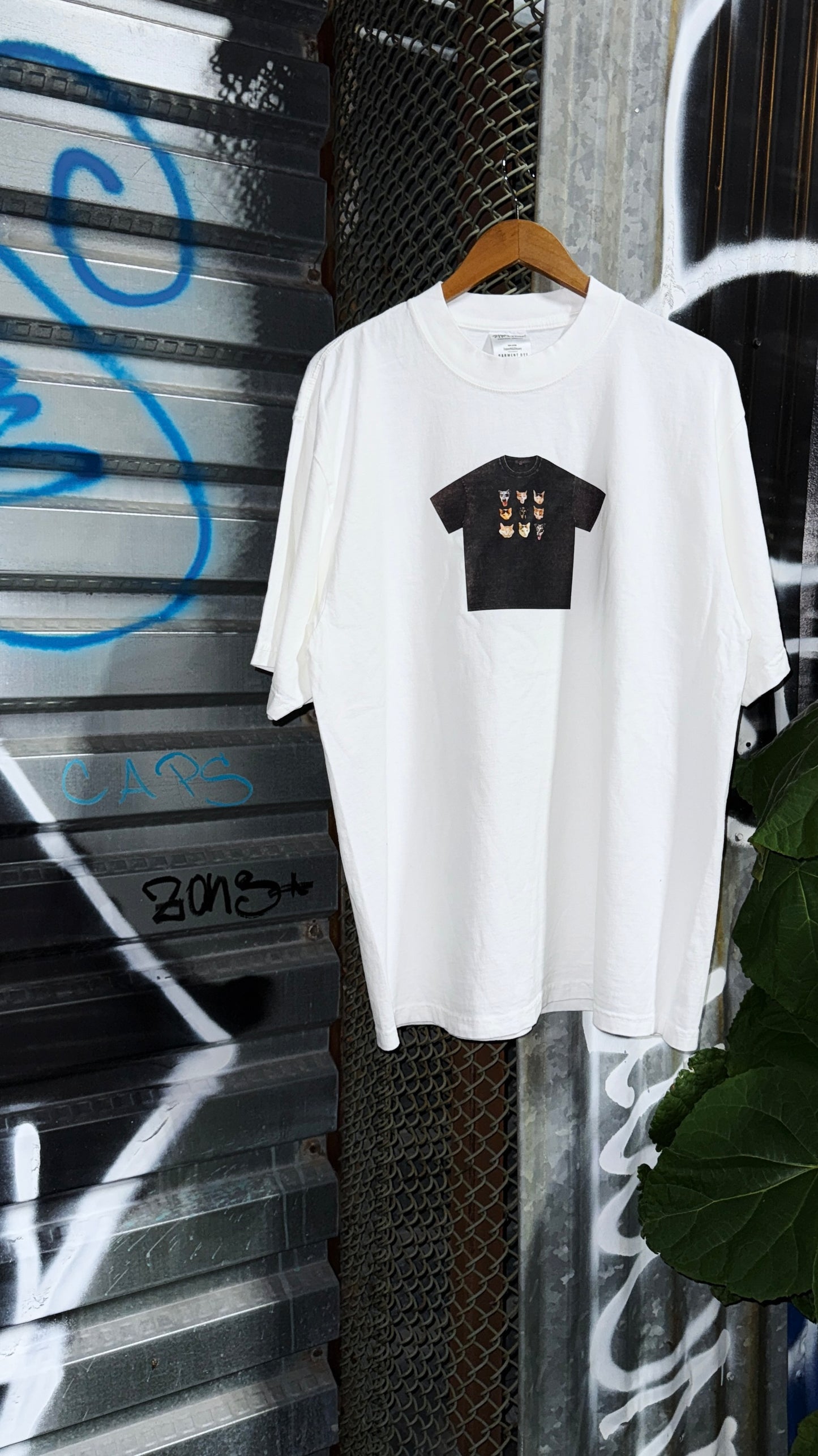*NEW* Furiends t on tee white