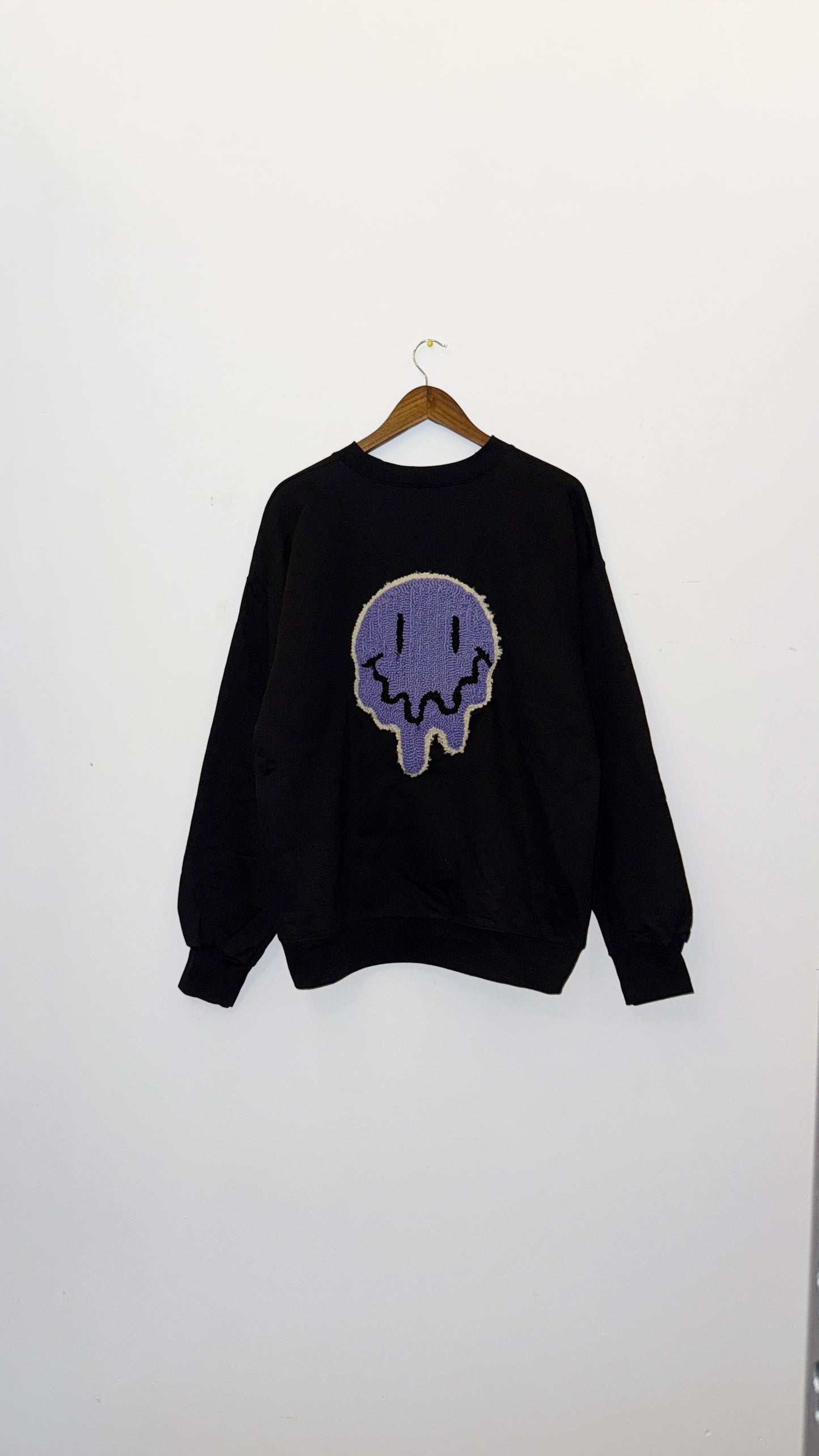 IMT 1/1 hand knitted patch crewneck dripping smiley