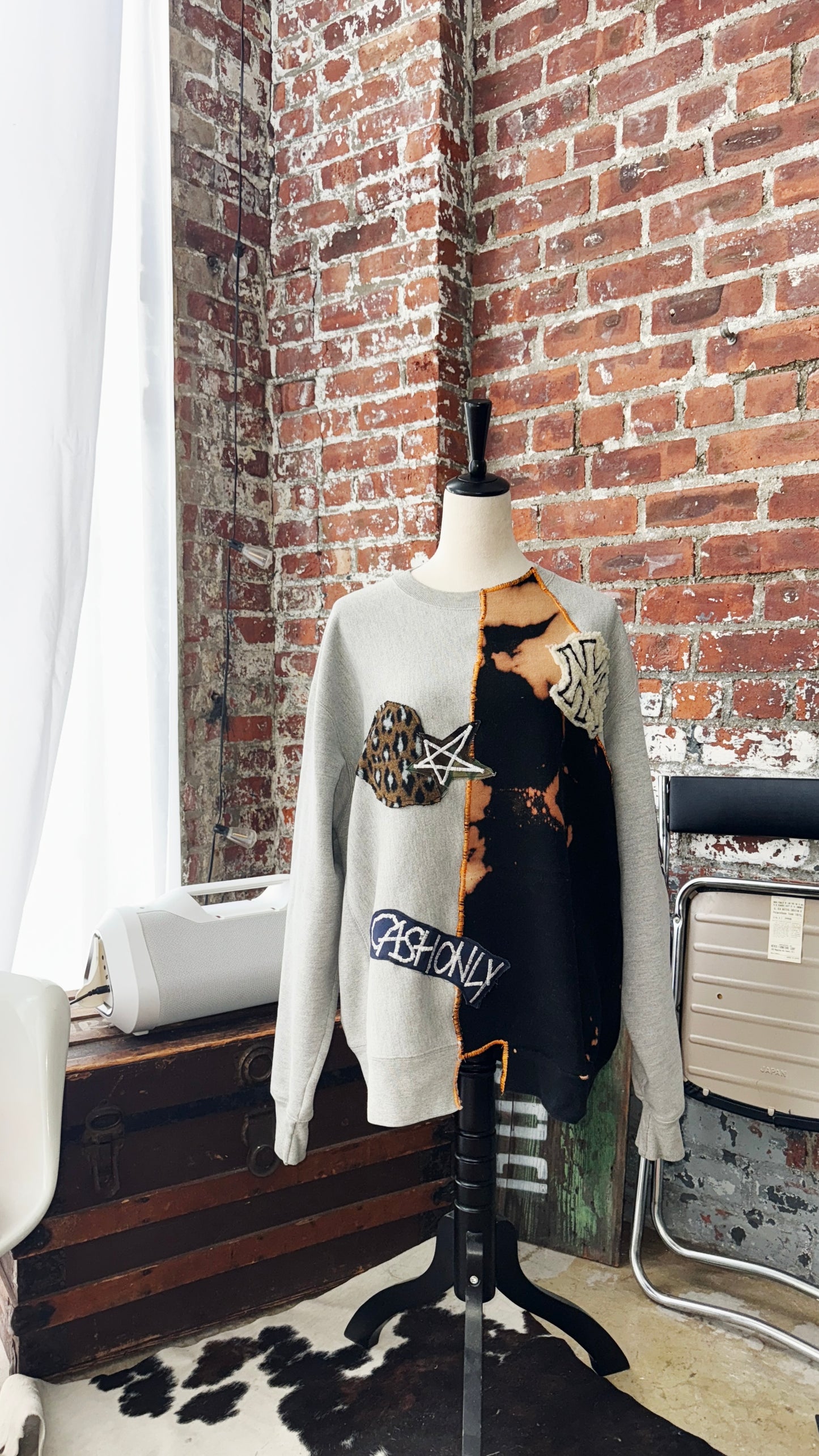 1/1 Reworked bleached dye crew neck grey