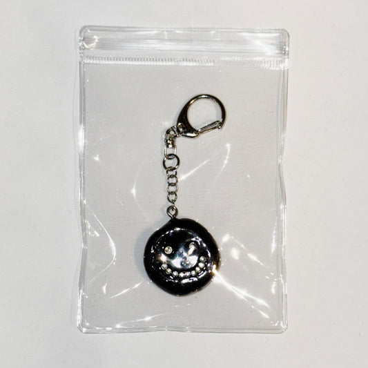 IMT Key chain black smiley 1