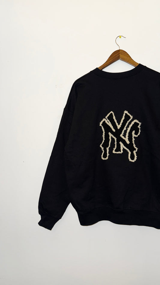 IMT hand knitted patch crewneck dripping NY bk