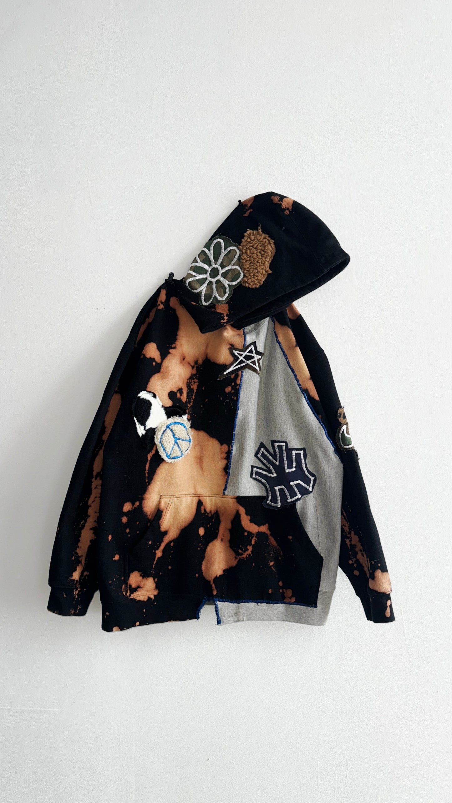 1/1 Reworked bleached dye hoodie black