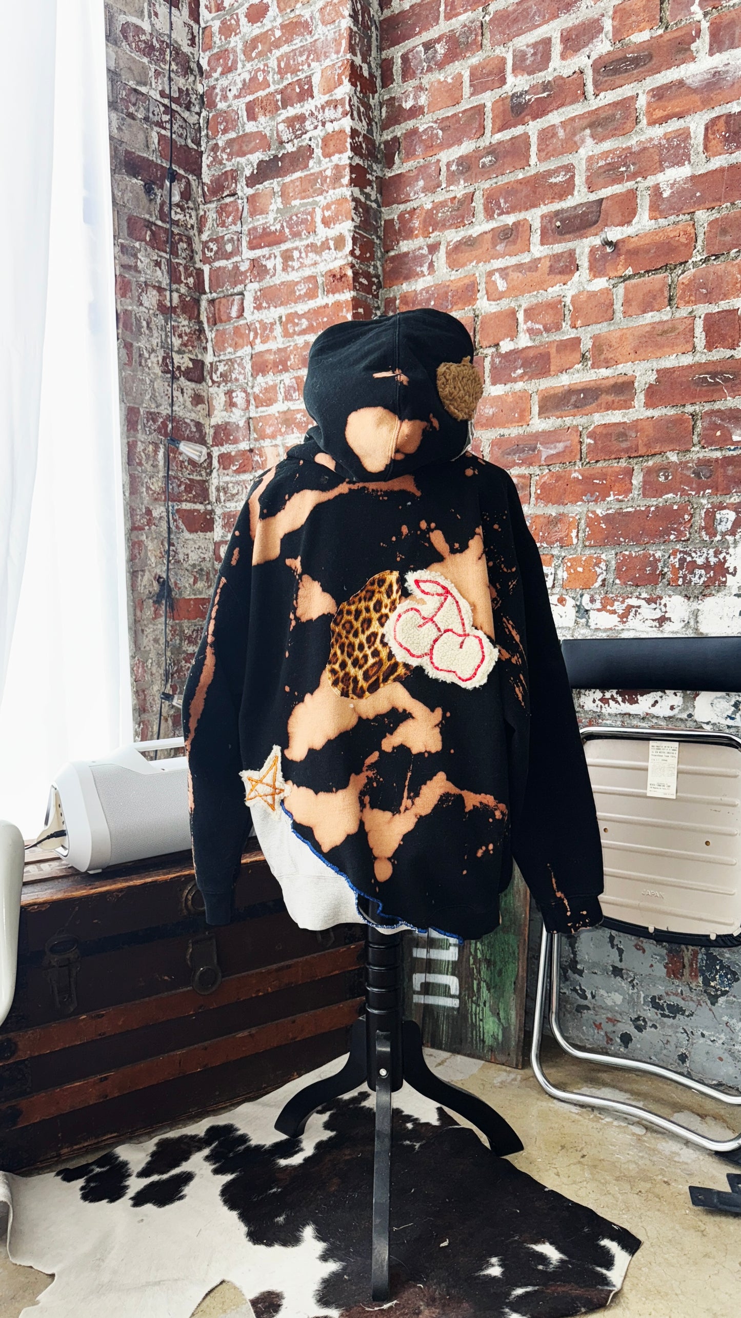1/1 Reworked bleached dye hoodie black