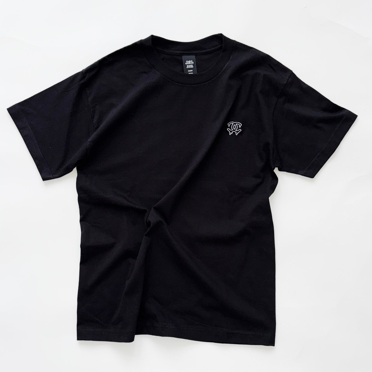 IMT embroidered dripping CC tee BK