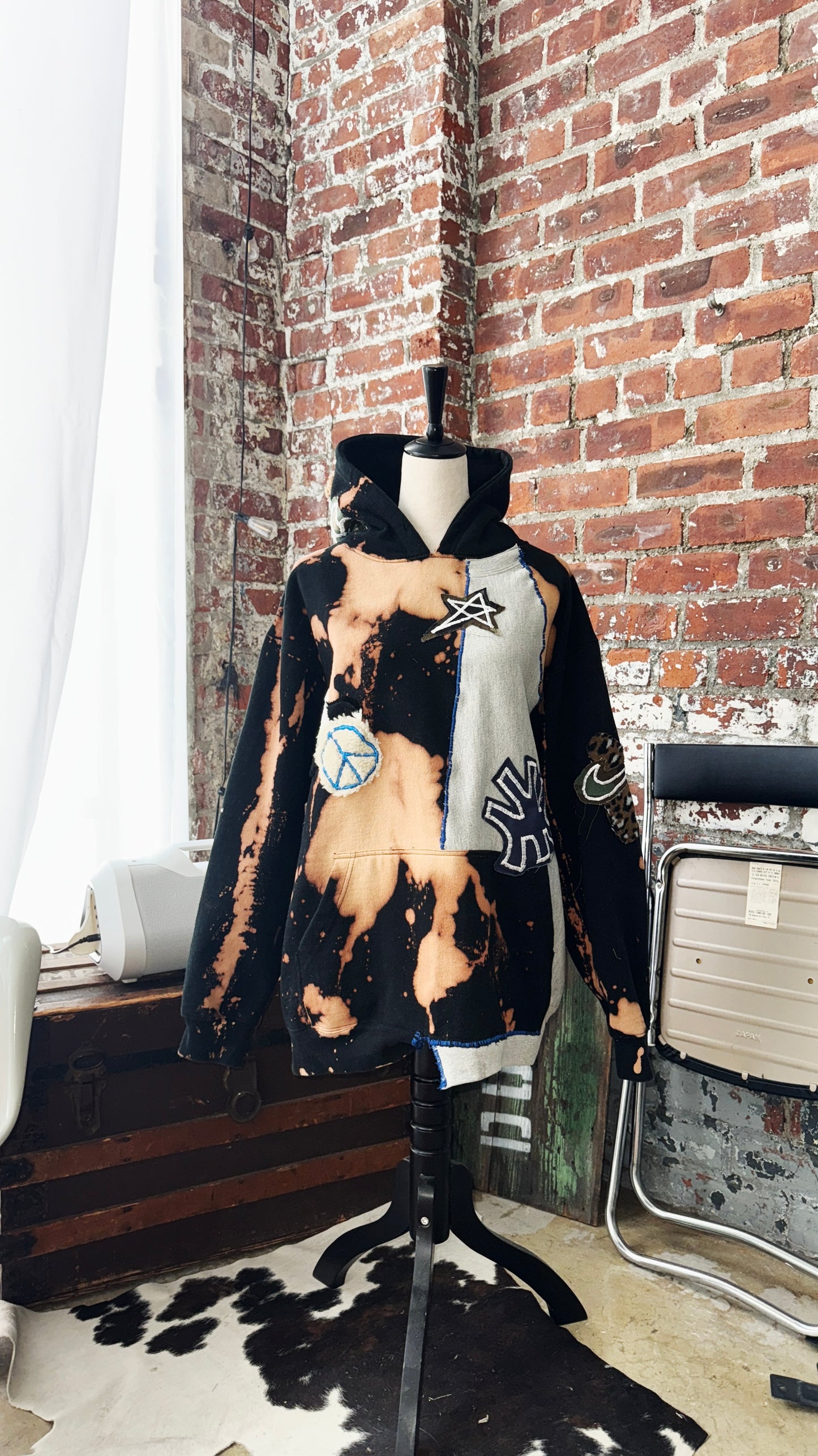 1/1 Reworked bleached dye hoodie black
